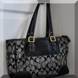 H04. Coach bag. 